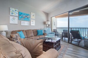 Bloc d'apartaments, diversos llits, balcó, vistes a l'oceà (Sonoran Sun SW 803) | Sala d'estar | Estació de connexió per a MP3