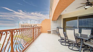 Condo, várias camas, sacada, vista para o oceano (Sonoran Sun SE 1003) | Opções para refeição ao ar livre