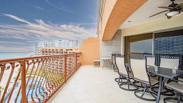 Appart'hÎtel, plusieurs lits, balcon, vue océan (Sonoran Sun SE 1003) | Restauration extérieure