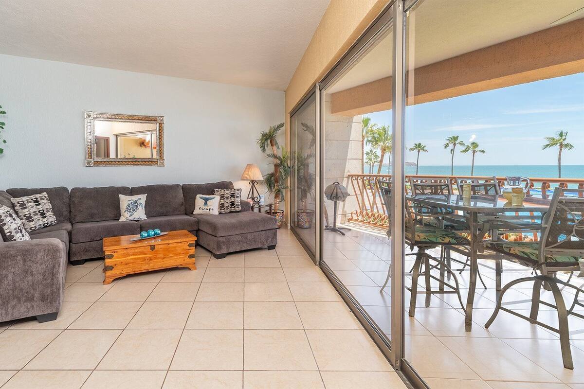 Apartment, Mehrere Betten, Balkon, Meerblick (Sonoran Sun SW 208) | Wohnbereich