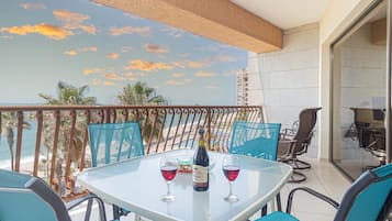 Condo, Multiple Beds, Patio, Ocean View (Sonoran Sun SE 405) | Outdoor dining