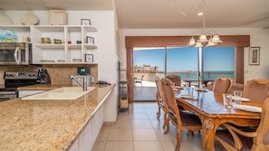 Appart'hôtel, plusieurs lits, balcon, vue océan (Sonoran Sun SW 1007) | Cuisine privée