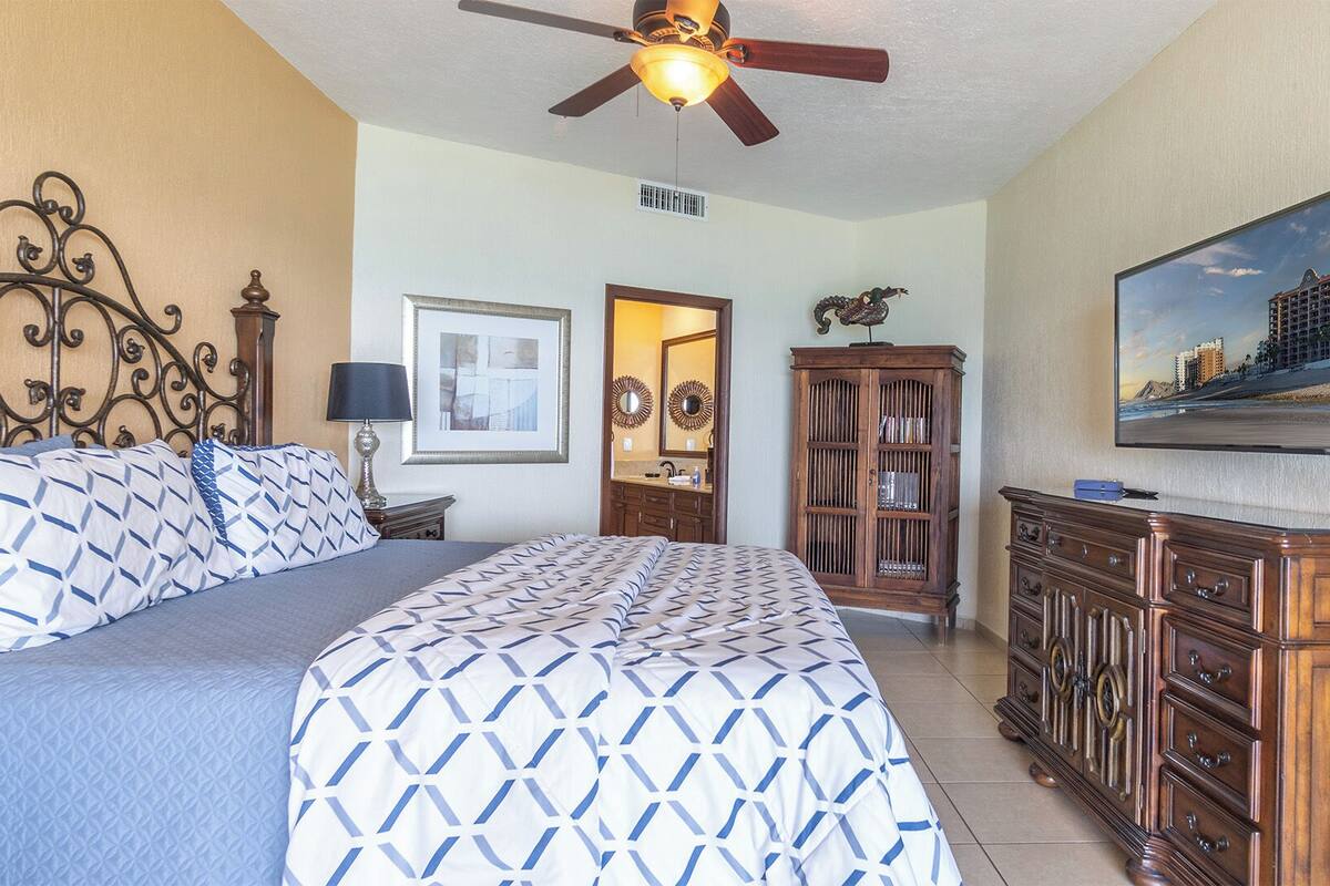 3 habitaciones, decoración personalizada y muebles diferentes