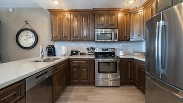 Apartamento, varias camas, balcón, vistas al mar (Sonoran Sun SW 309) | Cocina privada