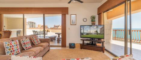 คอนโด, หลายเตียง, ระเบียง, วิวทะเล (Sonoran Sun SW 1007) | บริเวณนั่งเล่น | แท่นต่อเครื่องเล่น MP3