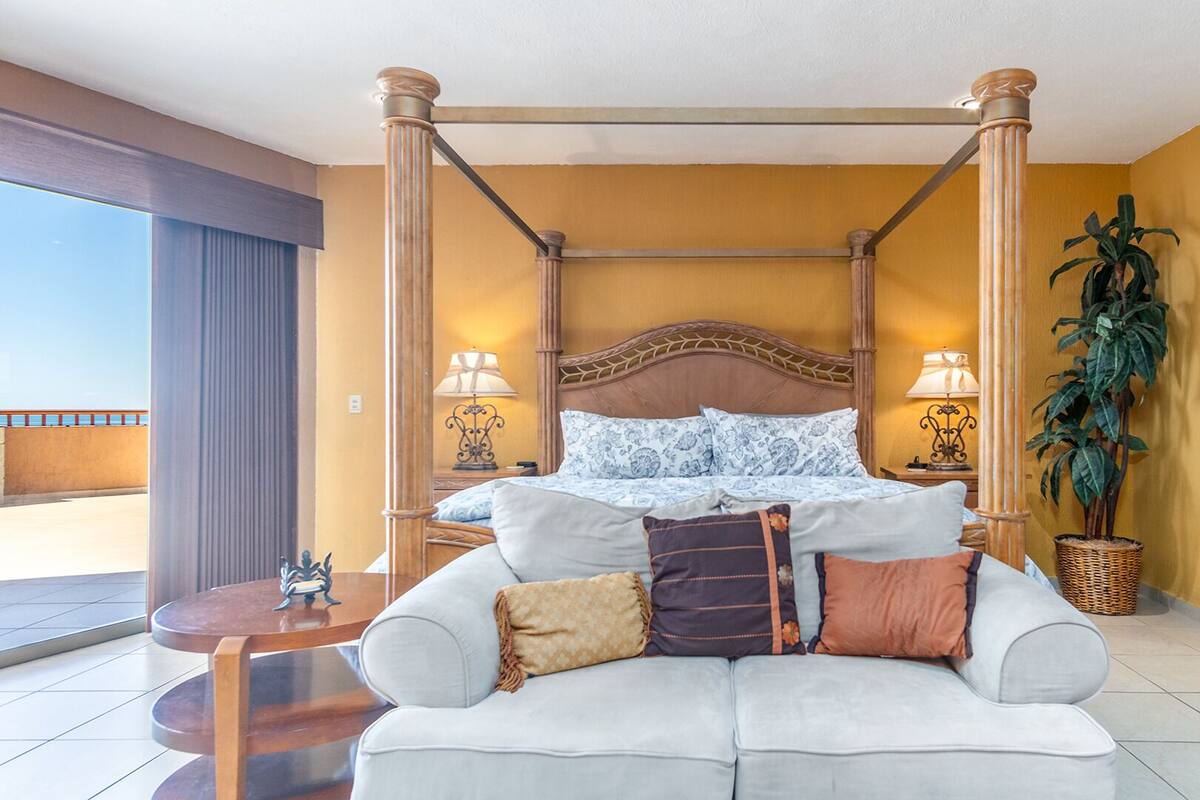 3 habitaciones, decoración personalizada y muebles diferentes