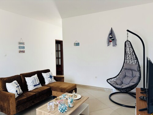 Charming 2-bedroom apartment with WiFi, AC in lovely Tarrafal