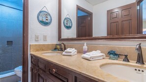 Condo, Multiple Beds, Balcony, Ocean View (Sonoran Sun SW 908) | Bathroom | Designer toiletries, towels, toilet paper - Sonoran Sun V (Puerto Peñasco)