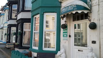 Fachada de la propiedad