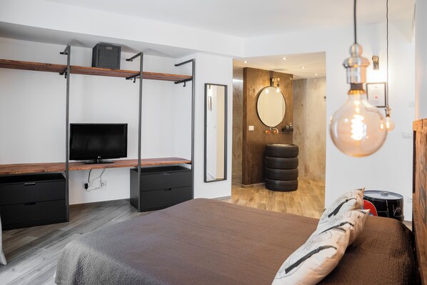 1 bedroom, iron/ironing board, WiFi, bed sheets - VESPA SUPER APARTMENT Amazing Nature 10' to the beach +PVT PARK IN CITY CENTRE (Roverano Basso)