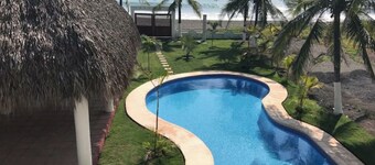 Villa Chelinita - Monterrico beach front