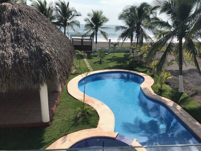 Villa Chelinita - Monterrico beach front