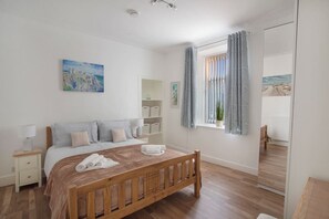 Desk, iron/ironing board, free WiFi, bed sheets