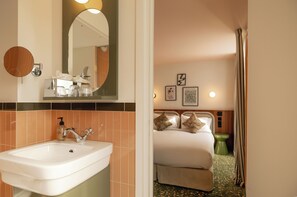 Free toiletries, hair dryer, slippers, towels - SALVIA Paris (Paris)