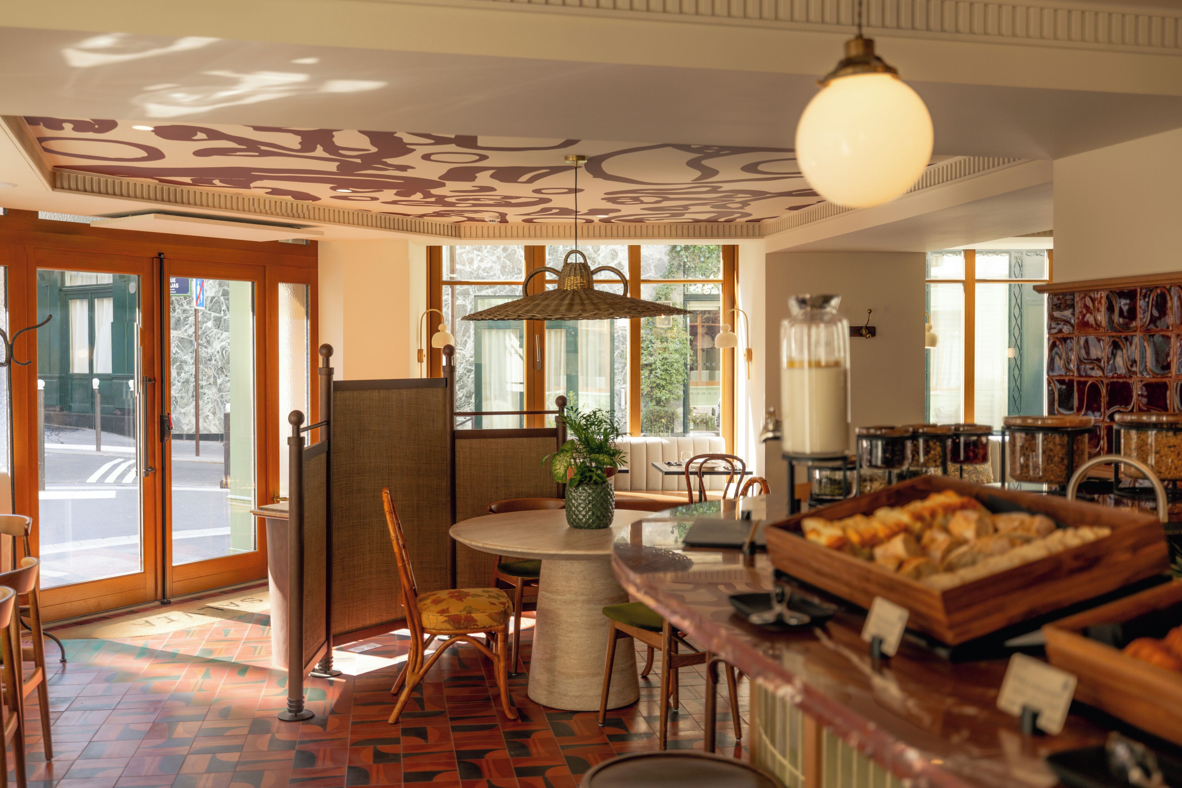 Tägliches Frühstücksbuffet (20 EUR pro Person)