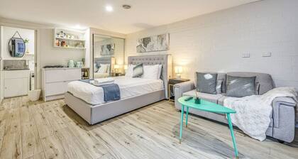 StayAU Cozy & Stylish 1 BRM Studio in Leopold