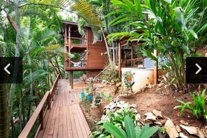 Property grounds - West Bay Unique House with Beautiful views and steps away from Ocean (West Bay)