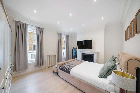 3 chambres, fer et planche à repasser, Wi-Fi, draps fournis