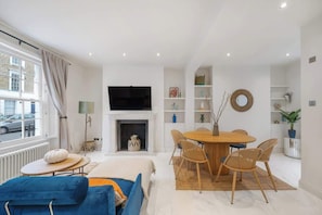 Dining - New stylish 3-Bed Pimlico House near Big Ben (London)