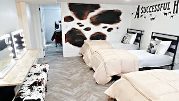 5 habitaciones, tabla de planchar con plancha, wifi y ropa de cama