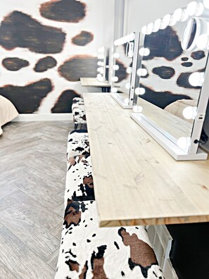 5 chambres, fer et planche à repasser, Wi-Fi, draps fournis