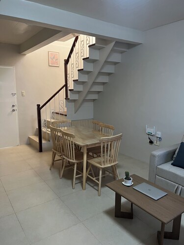 Charming 3-bedroom house with WiFi and AC in pleasant Bacolor Pampanga