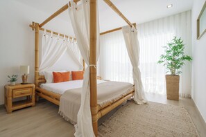 5 bedrooms, iron/ironing board, travel crib, free WiFi
