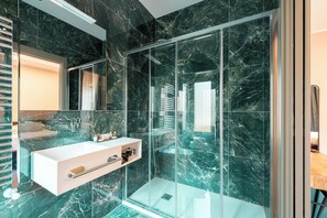Superior Double Room, City View | Bathroom