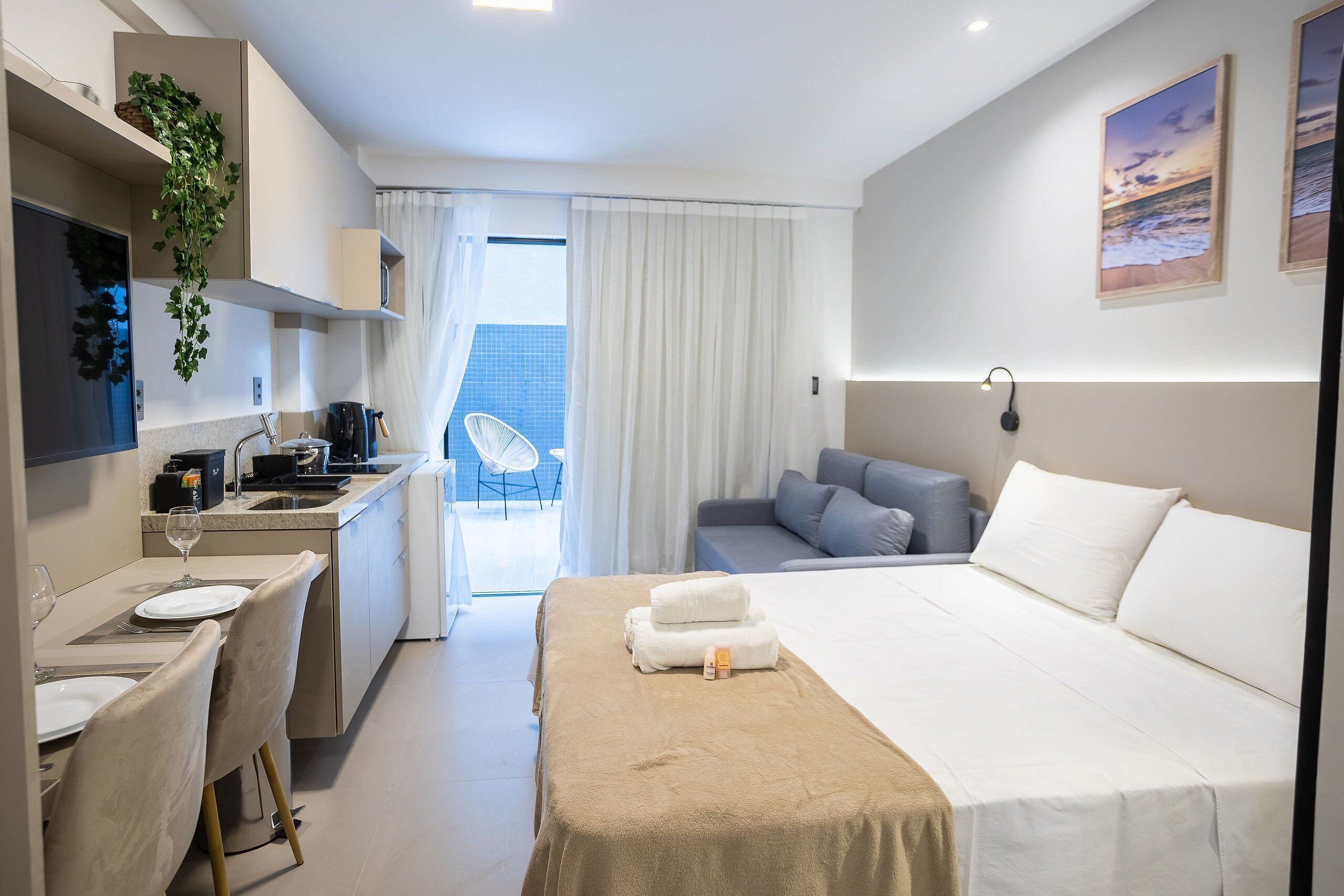 Laptop workspace, free WiFi, bed sheets