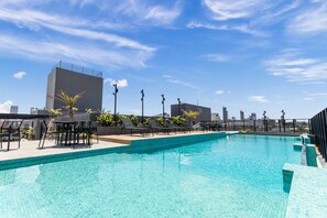 Una piscina cubierta