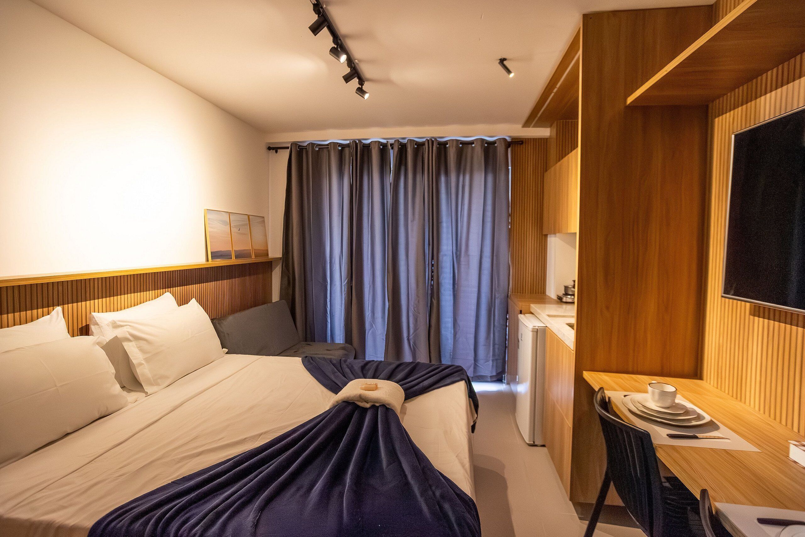 Apartamento | Espacio para trabajar con un portátil, wifi gratis, ropa de cama
