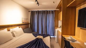 Laptop workspace, free WiFi, bed sheets