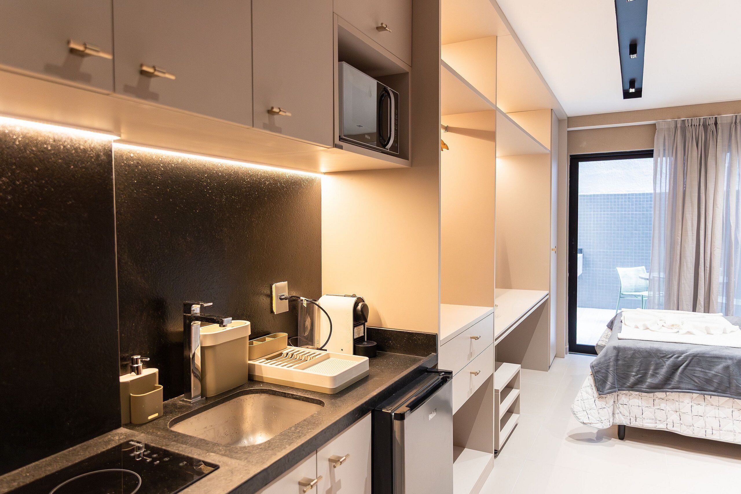 Căn hộ phong cách cổ điển | Bếp riêng | Tủ lạnh, lò vi sóng, máy xay thực phẩm 