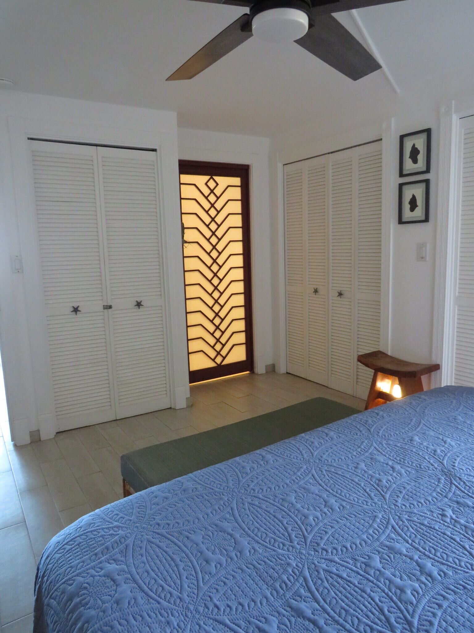 2 bedrooms, desk, iron/ironing board, travel crib