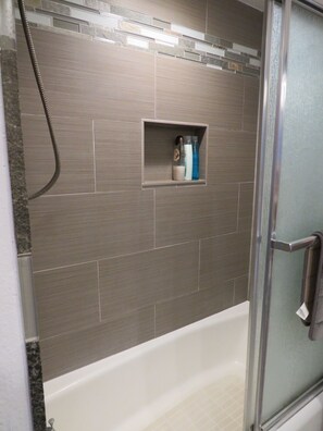 Shower, hair dryer, bidet, towels