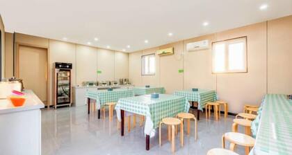 GreenTree Inn Express Hotel (Beijing Fangshan District Government Longhu Tianjie)