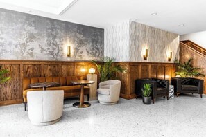 Interior - 2 King Bed Historic DTWN Hotel Steps 2 Restaurants (Bangor)