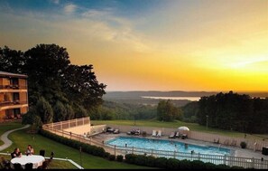 Pool - Ski Lodge w Pool/HotTub/Golf & Beach Club Access! (Bellaire)