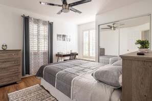 3 bedrooms, desk, iron/ironing board, travel cot