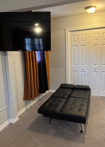 Charming 2-bedroom house in fantastic Gulfport with WiFi, AC