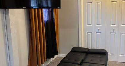 Charming 2-bedroom house in fantastic Gulfport with WiFi, AC