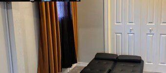 Charming 2-bedroom house in fantastic Gulfport with WiFi, AC