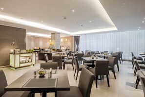 Restaurant - Motel (Shanghai Lujiazui Yushan Road Yuanshen Sports Center) (Shanghai)