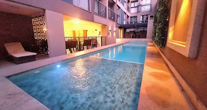 Apto moderno com miniquintal e piscina