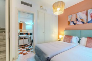 2 bedrooms, iron/ironing board, free WiFi, bed sheets