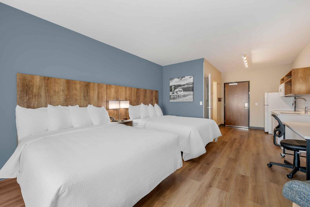 1 bedroom, premium bedding, iron/ironing board, WiFi