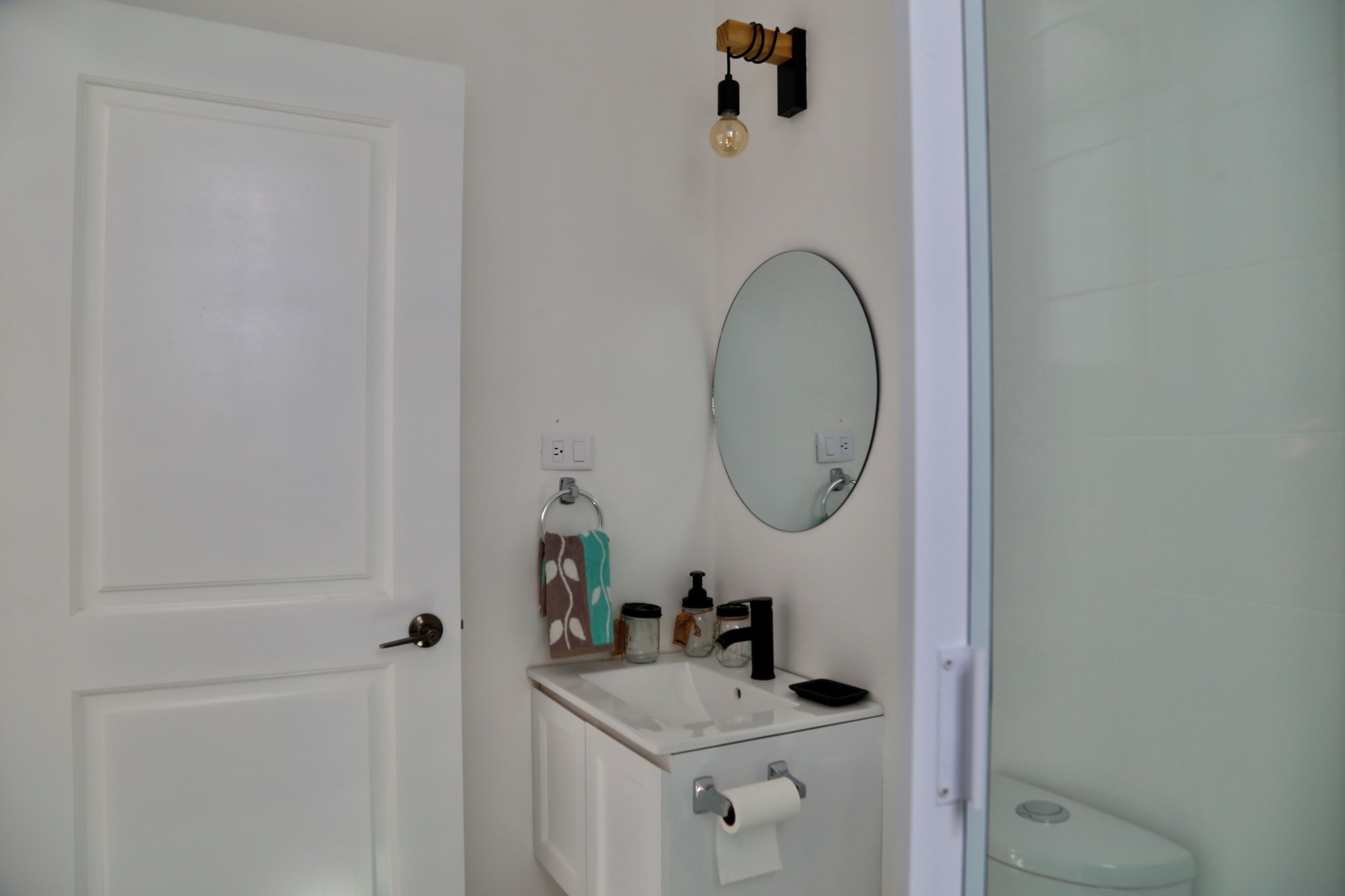 Hårføner, håndklær, såpe og toalettpapir