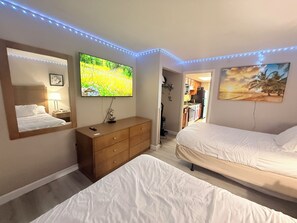 1 bedroom, in-room safe, free WiFi, bed sheets