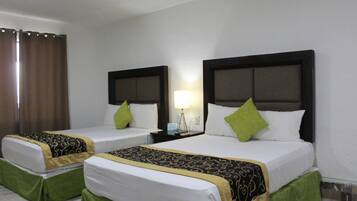 Comfort fyrbäddsrum - 2 dubbelsängar - icke-rökare | Skrivbord, gratis wi-fi och sängkläder