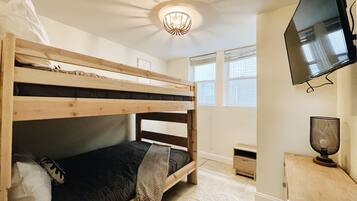 4 bedrooms, iron/ironing board, free WiFi, bed sheets